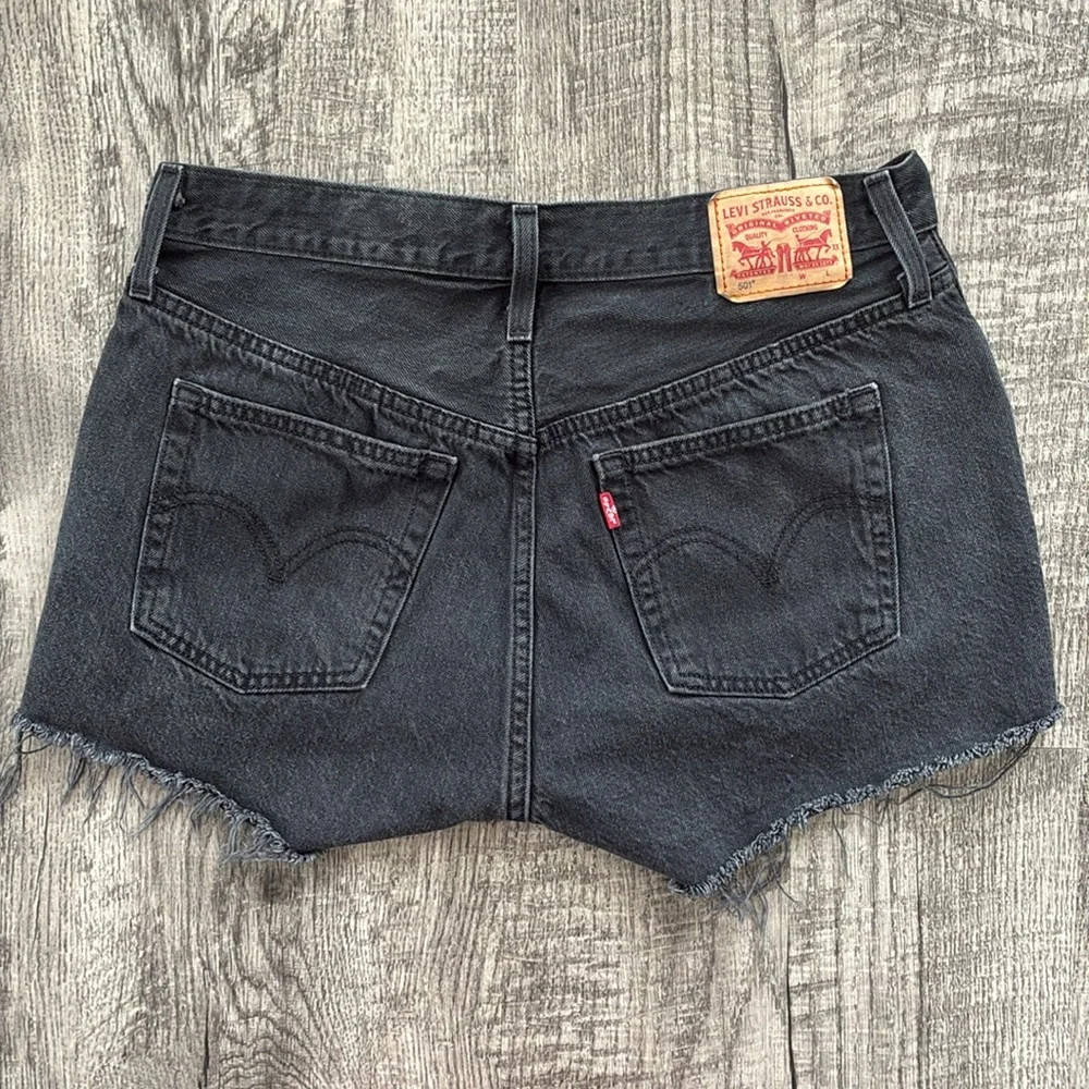 501 Levi Cut-Off Denim Shorts ✧ Black ✧ Size 29